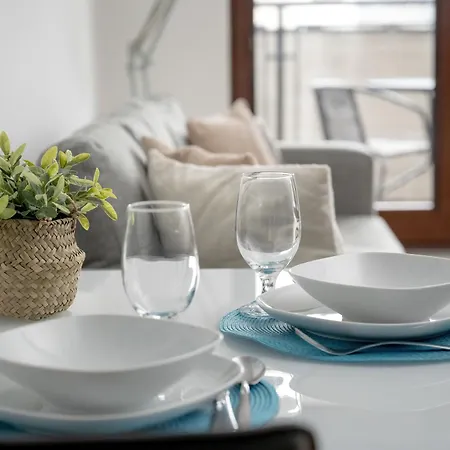 Appartamento Modern With Balcony In By Renters Breslavia
