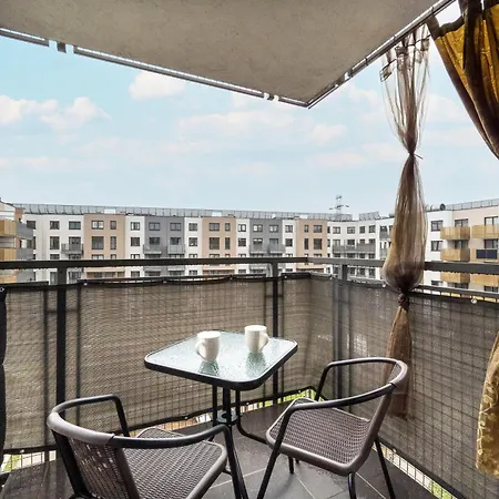 Modern With Balcony In By Renters * Breslau